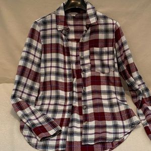Aeropostale checkered flannel Burgundy, white and navy. Size small
